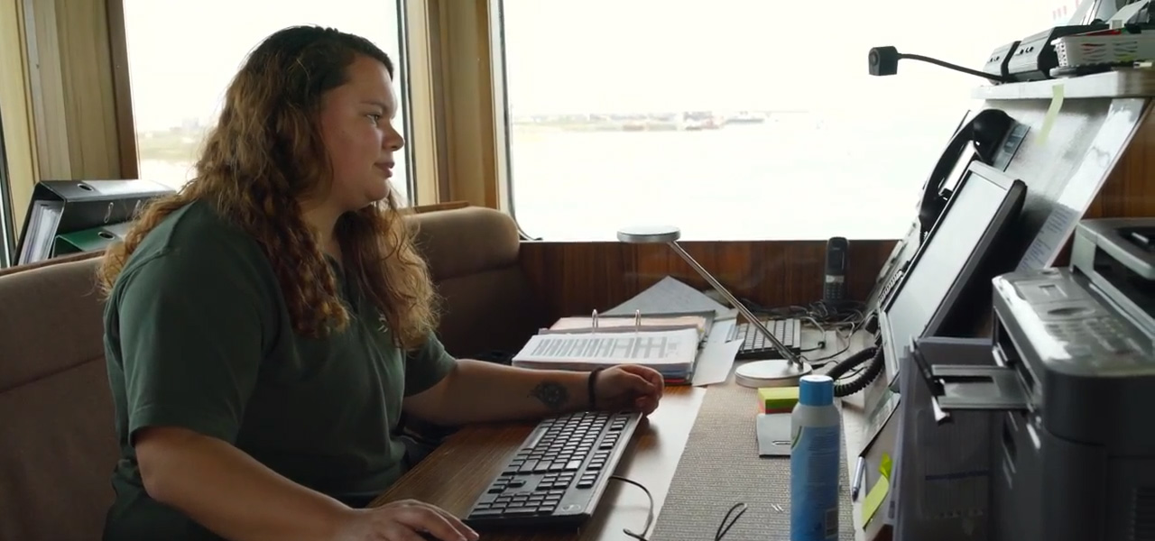 Afbeelding Maritiem officier kleine schepen nautisch, koopvaardij