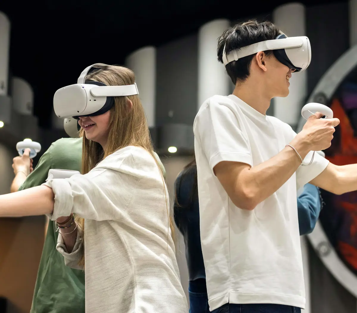 Studenten ervaren met VR-brillen interactieve verhalen in een onderwijsomgeving gericht op immersief ontwerp
