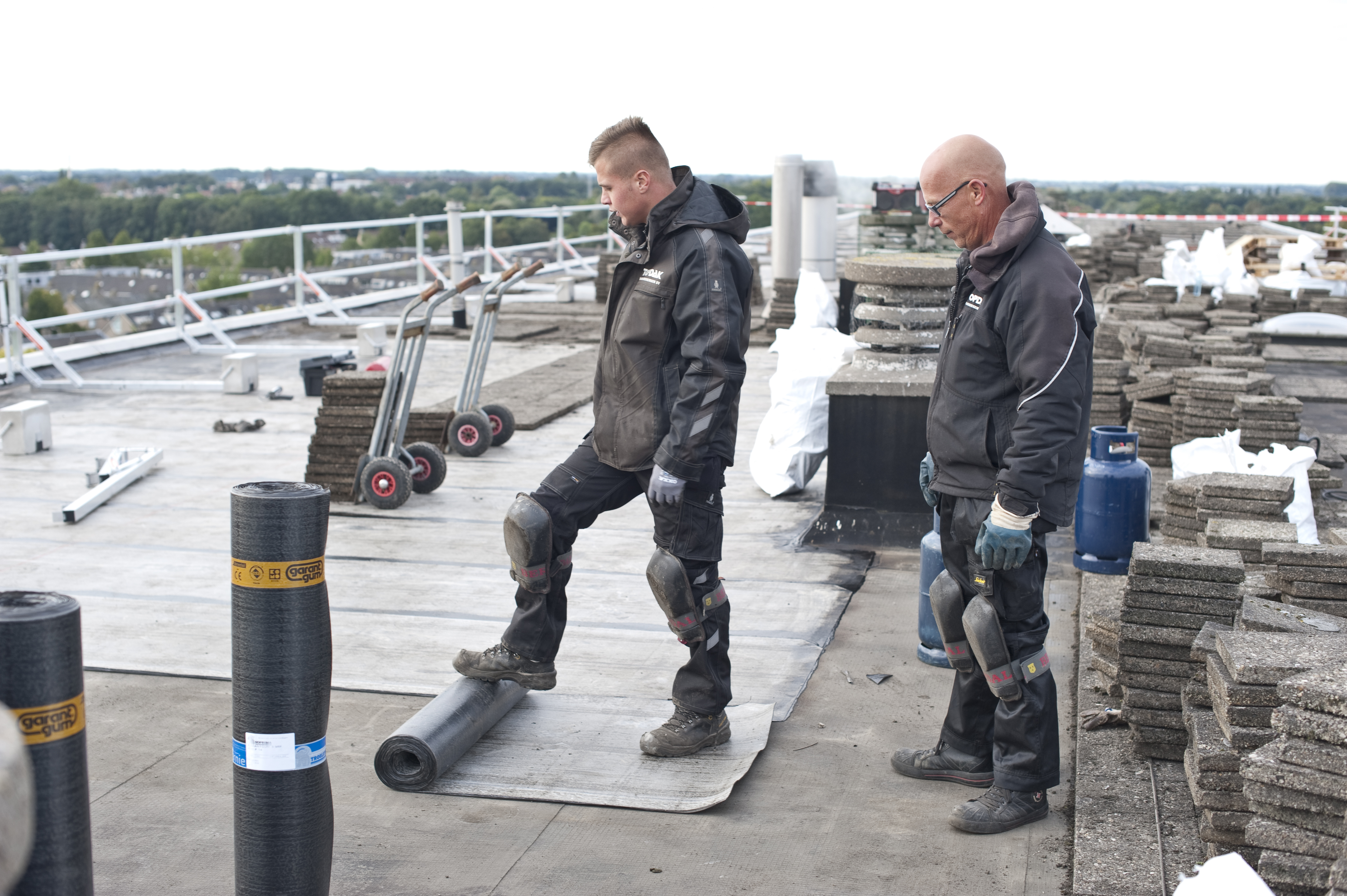 25086-allround-dakdekker-bitumen-en-kunststof-2.jpg?width\u003d1200\u0026height\u003d1050\u0026format\u003dwebp\u0026v\u003d1dc127794f69b30